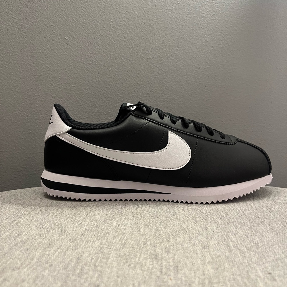 Nike Cortez Black White Sneaker Men's Athletic Shoe Size 11.5 DM4044 001 - Picture 3 of 11